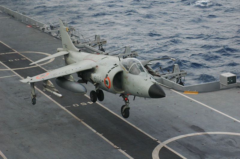 800px-Harrier_land_Malabar_2007.jpg