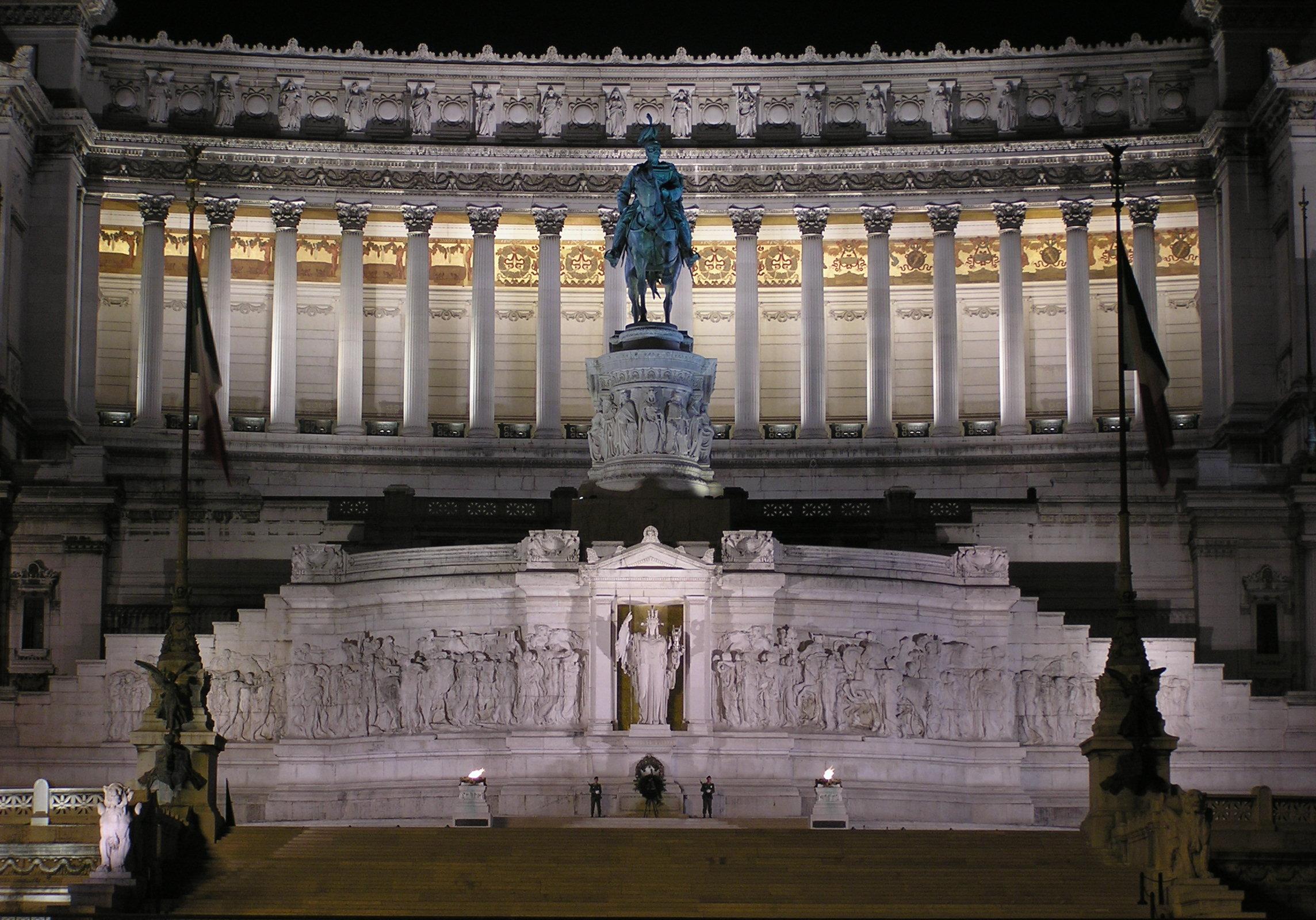 Milite_Ignoto_in_Altare_della_Patria_in_Vittoriano_in_Rome.jpg
