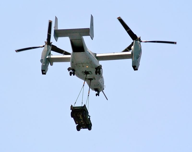 800px-MV-22_carries_a_HMMWV.jpg