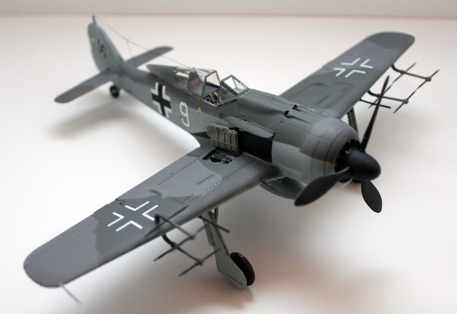 fw190_threequarterright.jpg