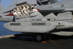 250px-20060221_cvn71_usnv_t_s_jvb_mt01_4103_alq99.jpg