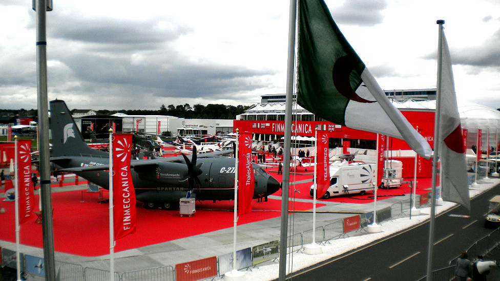 120711144734_farnborough2_air_show_7_976x549_bbc_nocredit.jpg