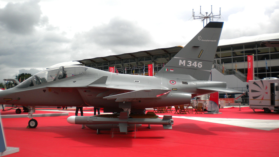 120711145833_farnborough2_air_show_5_976x549_bbc_nocredit.jpg