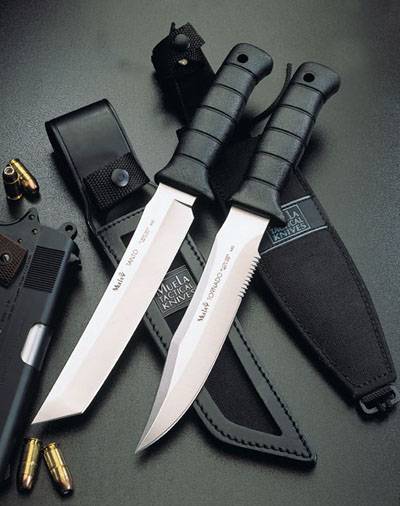 military-knifes.jpg