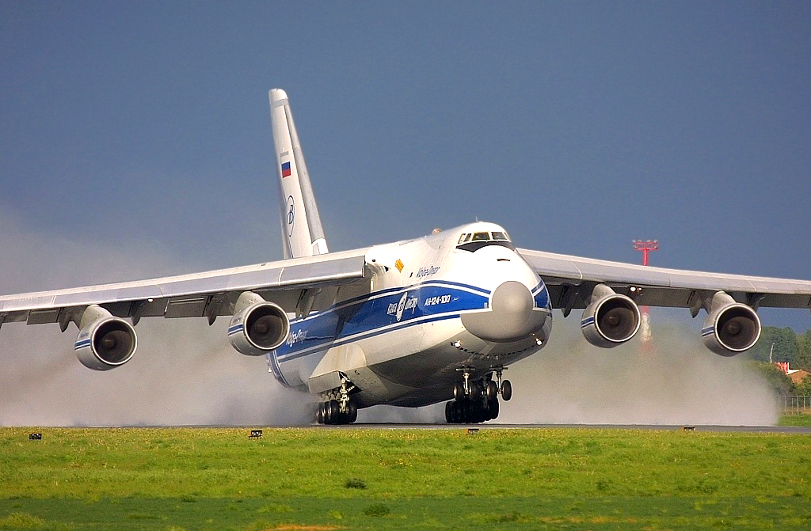 Volga-Dnepr_AN-124.jpg