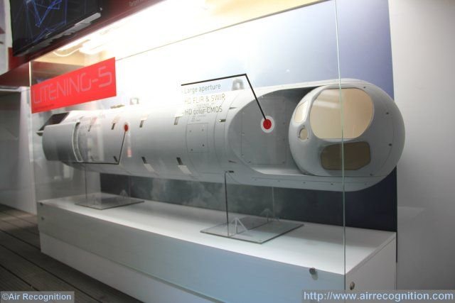 Rafael_unveils_Litening_5_Targeting_Pod_and_Reccelite_XR_Reconnaissance_Pod_in_Paris_640_001.jpg