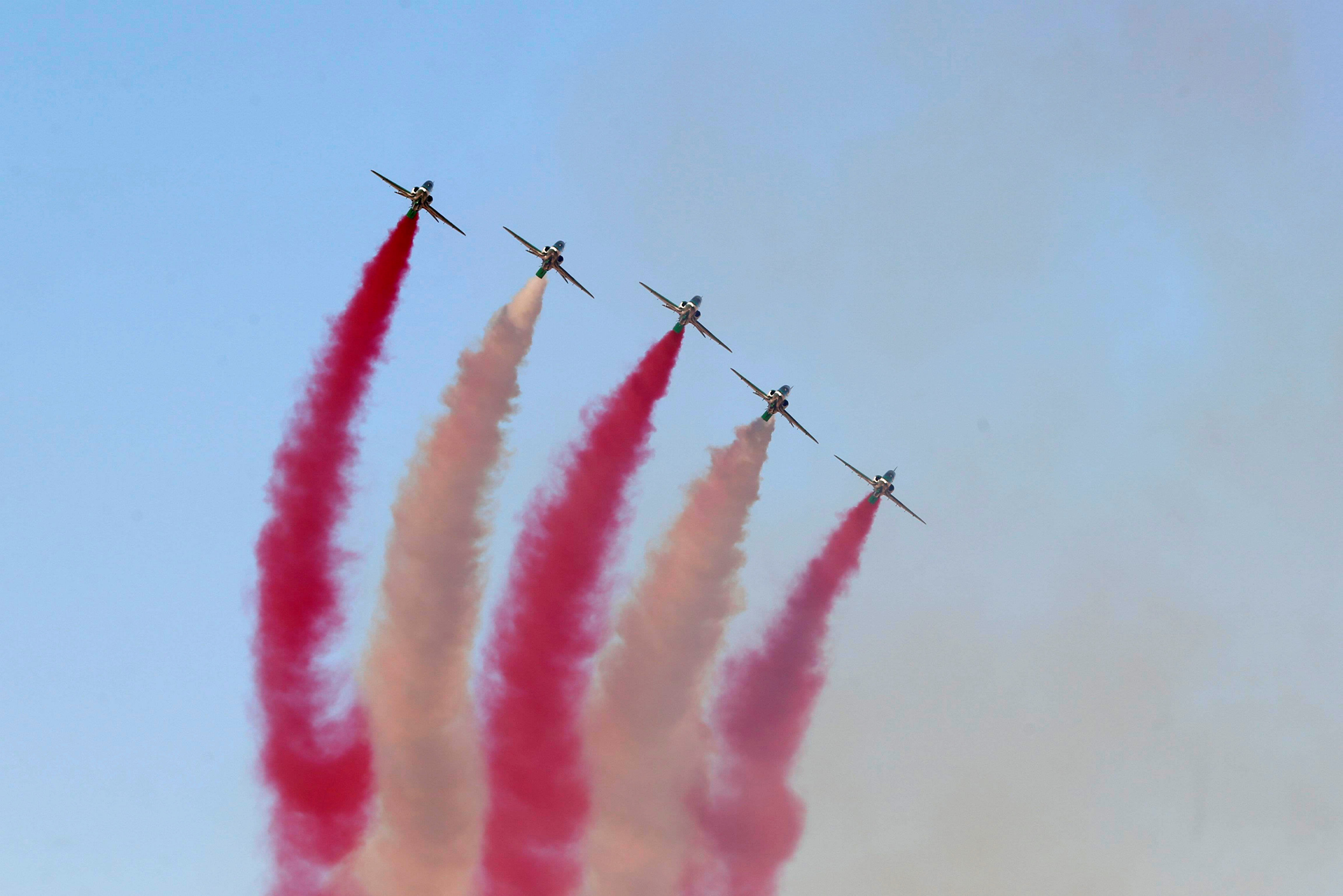 2018-01-11T170832Z_1983481793_RC1A3254EAD0_RTRMADP_3_SAUDI-AIRSHOW.jpg
