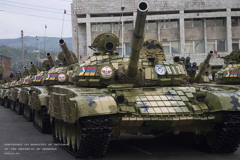 T-72_Tank1Armenia.jpg