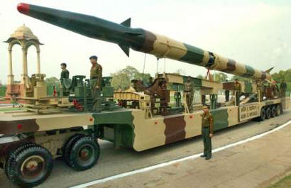 Agni-2_Missile_India_03.jpg