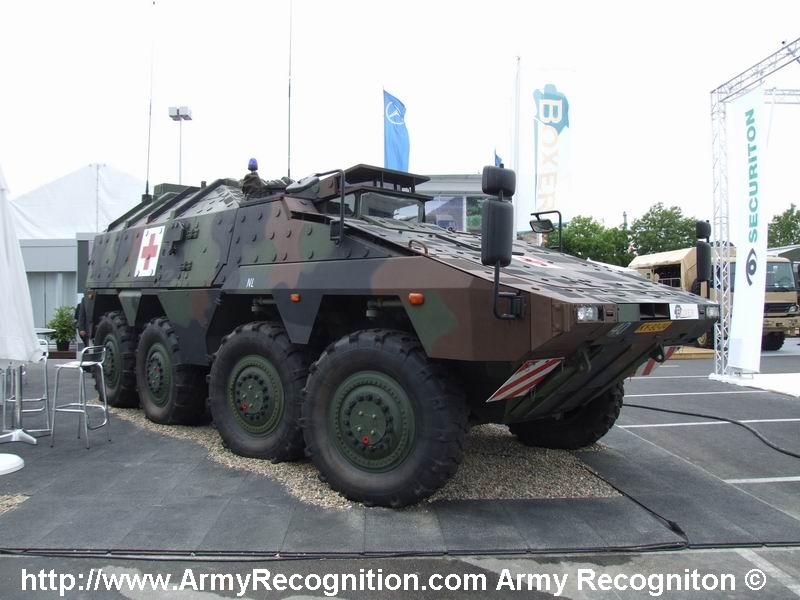 Boxer_ambulance_ArmyRecognition_Eurosatory_2006.JPG