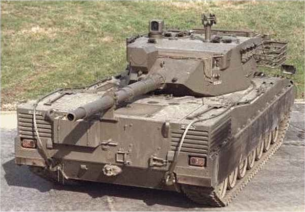 OF-40_main_battle_tank_Italy_11.jpg