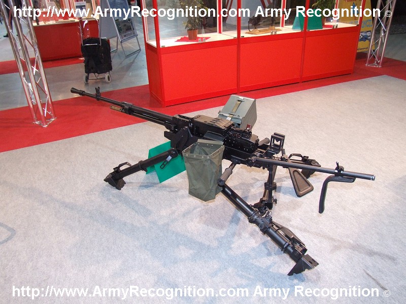 12-7_mm_heavy_machine_gun_WKM-B_Bumar_group_MSPO_2007_Defence_Exhibition_Polish_army_002.jpg
