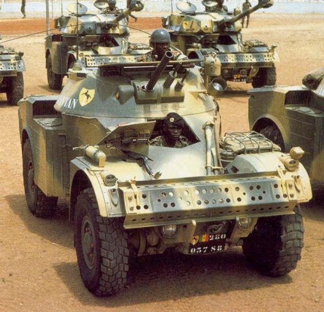 aml-60_Senegalese_army_senegal_wheeled_self-propelled_mortar_carrier_640.jpg