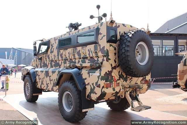 RG21_4x4_mine_protected_vehicle_personnel_carrier_BAE_Systems_South_Africa_008.jpg