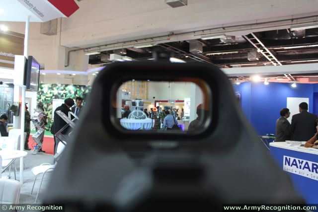 DCL_120_Red_Dot_Sight_for_12-7mm_50_caliber_machine_gun_Dong_In_Optical_Defexpo_2014_India_640_002.jpg