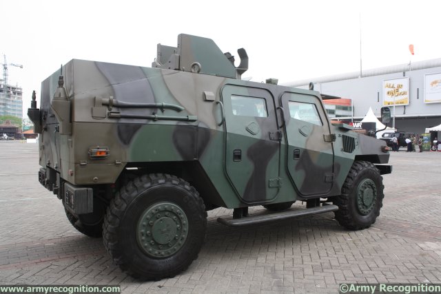 Pindad_increases_its_Komodo_4x4_tactical_vehicles_range_with_a%20new_Recon_variant_640_002.jpg