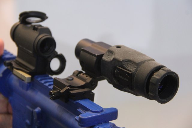 Aimpoint_proposes_to_discover_its_new_Magnifier_modules_and_its_FlipMount_quick_attach_system_640_001.jpg