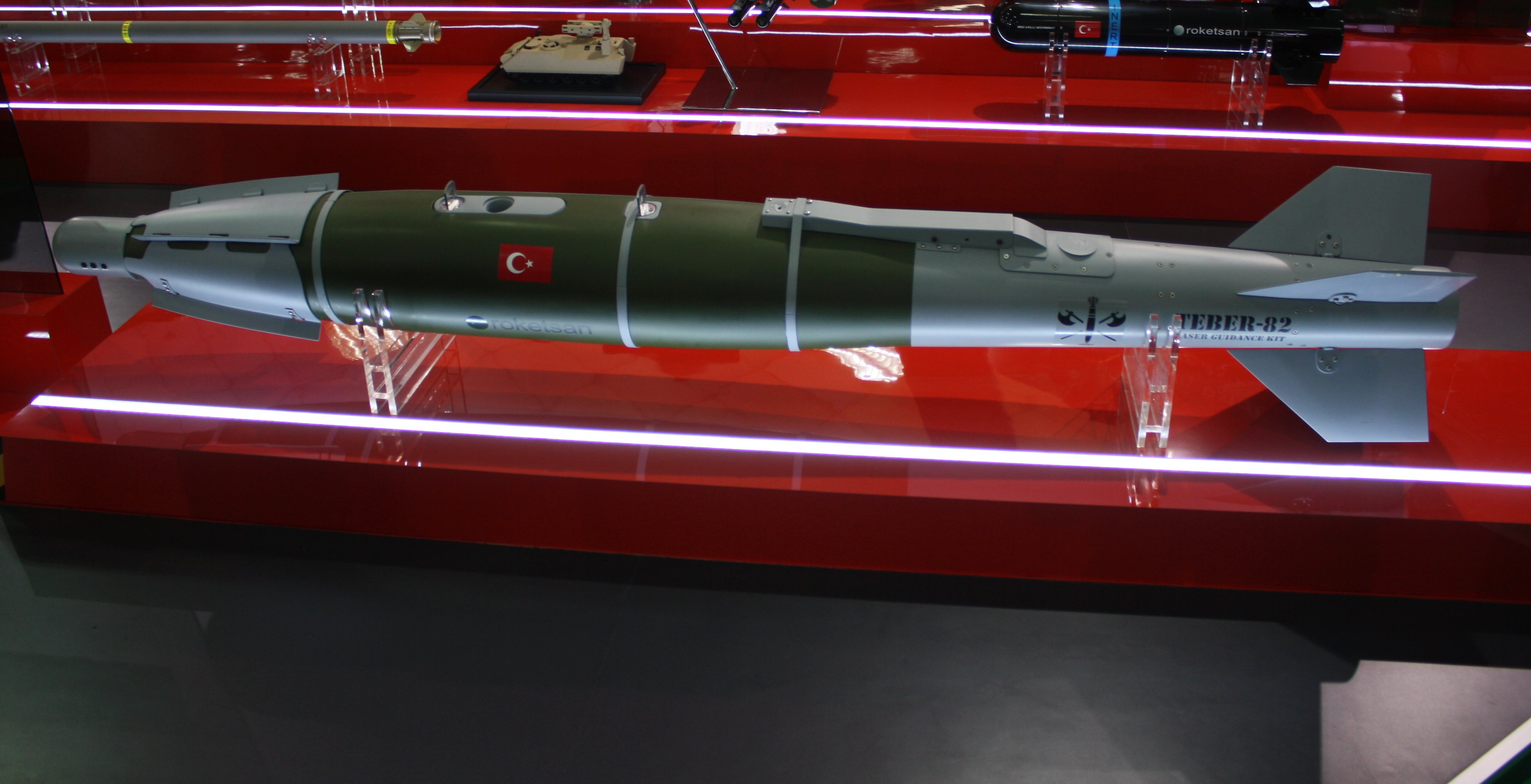 Roketsan_exhibits_the_Teber_system_at_DSA_2016_640_002.jpg
