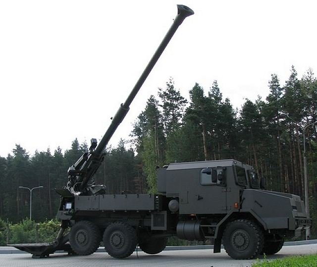 Kryl_155mm_6x6_self-propelled_howitzer_Jelcz_truck_chassis_HSW_Polaand_Polish_defense_industry_640_002.jpg