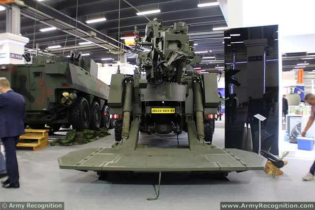 Kryl_155mm_6x6_self-propelled_howitzer_Jelcz_truck_chassis_HSW_Poland_Polish_defense_industry_005.jpg