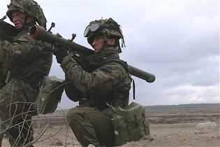 GROM_man_portable_anti-aircraft_missile_system_MANPADS_Bumar_Poland_Polish_army_defence_indusrtry_left_side_view_001.jpg