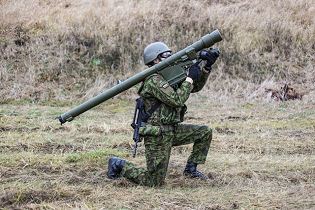 GROM_man_portable_anti-aircraft_missile_system_MANPADS_Bumar_Poland_Polish_army_defence_indusrtry_right_side_view_001.jpg