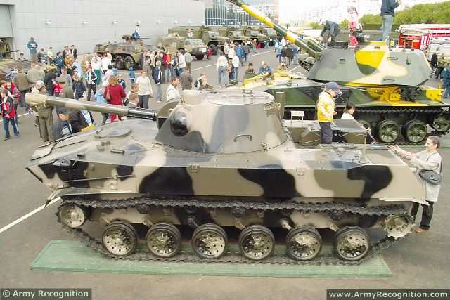2S9_Nona-S_SO-120_120mm_self-propelled_mortar_carrier_tracked_armoured_vehicle_Russia_Russian_army_009.jpg