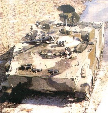 BMP-3K_Lynx_command_post_light_armoured_vehicle_Russia_Russian_640.jpg