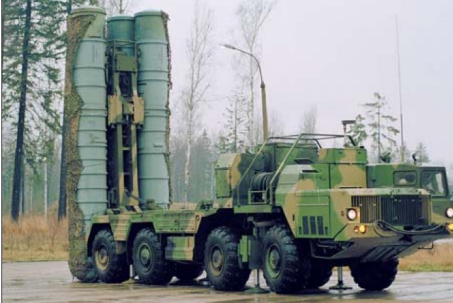 5P85SE_autonomous_launcher_vehicle_air_defense_missile_system_S-300_PMU1_Russia_Russian_army_640_002.jpg