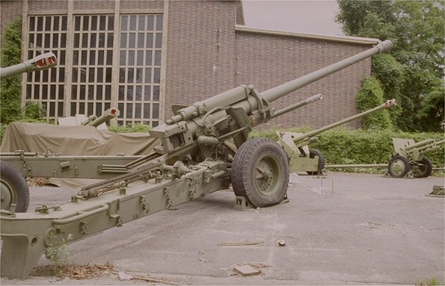 M-46_Howitzer_gun_Russian_army_russia_640.jpg