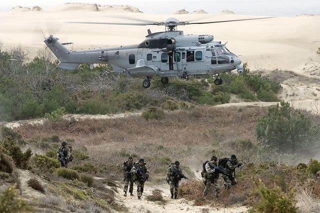 EC725_Eurocopter_transport_helicopter_France_French_army_defence_industry_military_teechnology_001.jpg