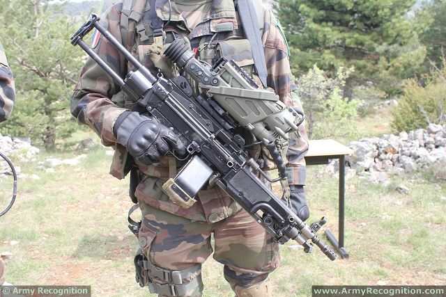 FELIN_SAGEM_future_infantry_soldier_system_Fantassins_Equipements_LIaison_Integres_France_French_army_004.jpg