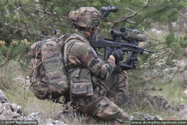 FELIN_SAGEM_future_infantry_soldier_system_Fantassins_Equipements_LIaison_Integres_France_French_army_025.jpg