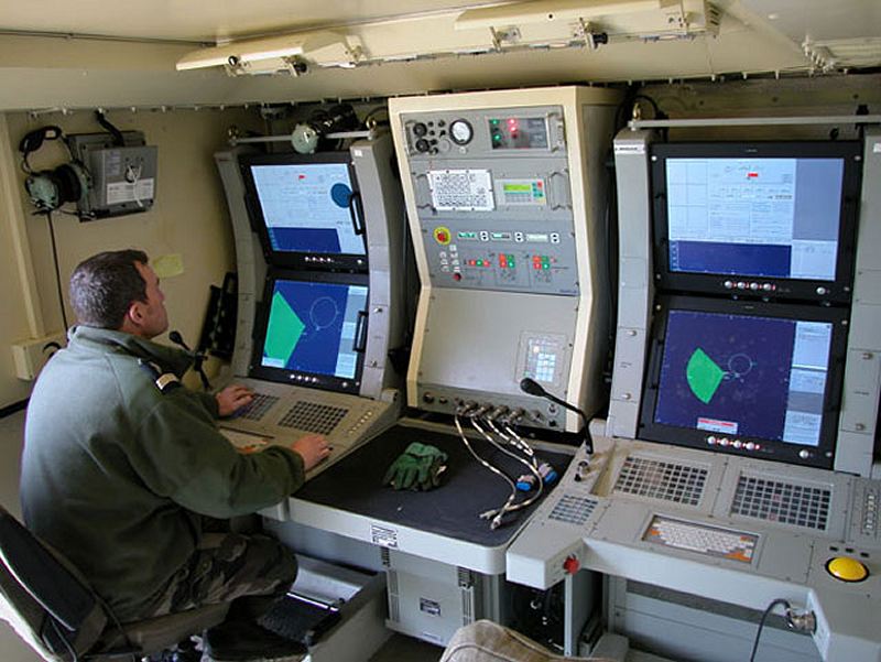 Eurosam_SAMP-T_engagement_module_module_Renault_truck_MBDA_France_French_army_001.jpg