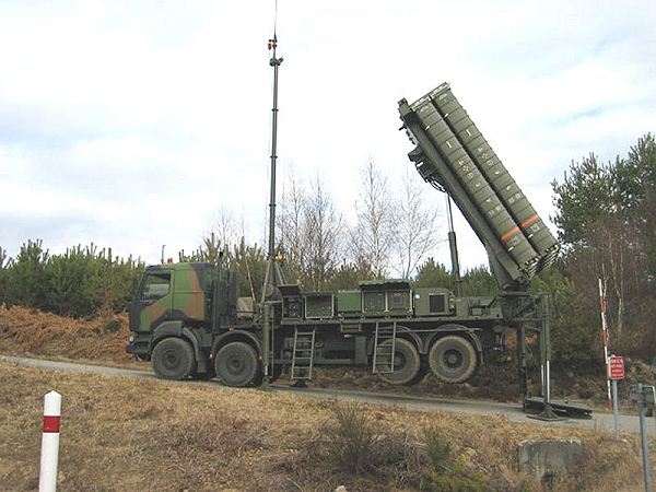 Eurosam_SAMP-T_MLT_Vertical_launcher_module_Renault_truck_MBDA_France_French_army_011.jpg