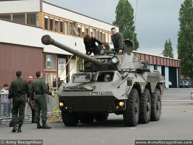 VBC_90_90mm_gun_6x6_armoured_vehicle_French_France_army_defense_industry_military_technology_equipment_640_001.jpg