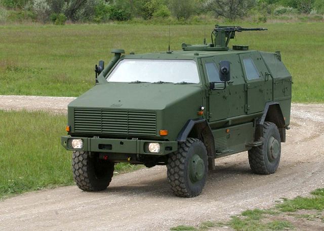 Dingo_2_Krauss_Maffei_Wegmann_wheeled_armoured_vehicle_personnel_carrier_Germany_German_Army_640.jpg