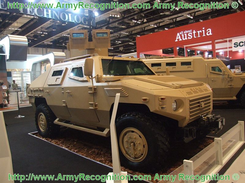 NIMR_wheeled_armoured_vehicle_personnel_carrier_Bin_Jabr_Group_United_Arab_Emirates_IDEX_2009_001.jpg