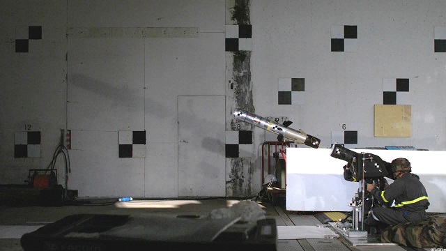 MBDA_MMP_Missile_Moyenne_Port%E9e_test_fire_confined_space.jpg