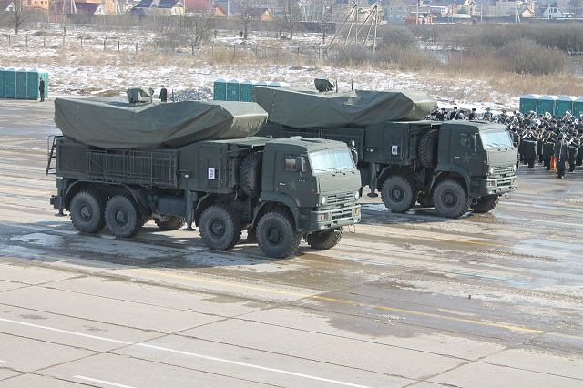 Pantsir-S1_short_range_air_defen,se_missile_cannon_rehearsal_Victory_Day_Parade_Russian_army_april_2014_001.jpg