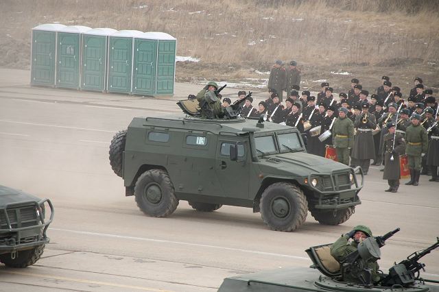 Tigr_4x4-light_tactical_armoured_vehicle_rehearsal_Victory_Day_Parade_Russian_army_april_2014_001.jpg