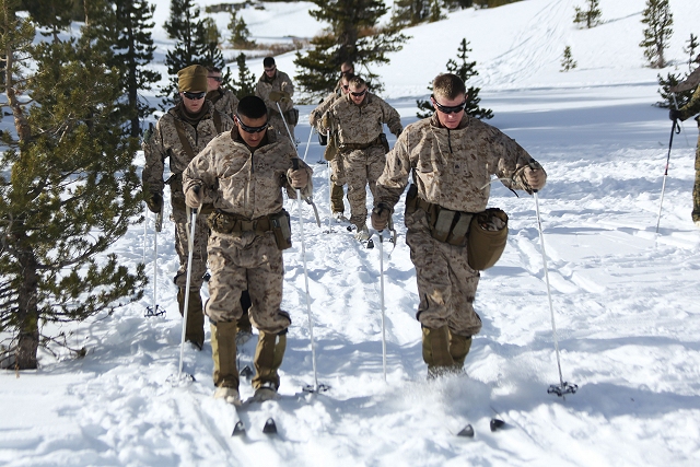 Soldiers_of_US_Marine_Corps_began_training_to_fight_in_cold_and_mountainous_environment_640_001.jpg