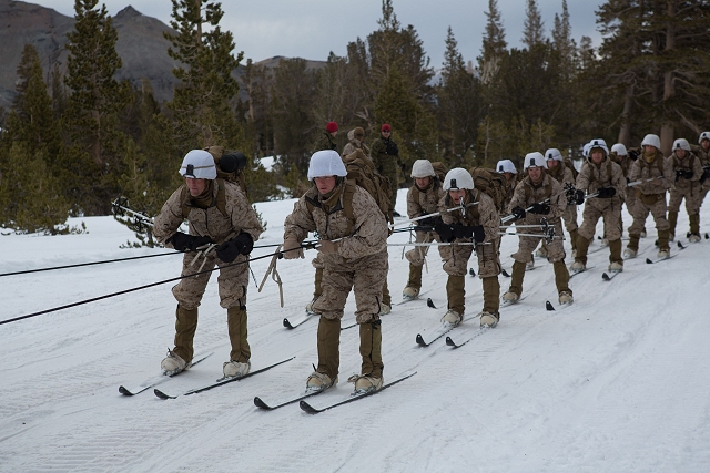 Soldiers_of_US_Marine_Corps_began_training_to_fight_in_cold_and_mountainous_environment_640_002.jpg