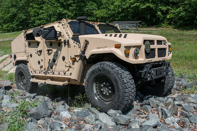 AM_General_BRV-O_vehicle_has_completed_blast_resistant_and_off-road_testing_for_JLTV_program_640_001.jpg