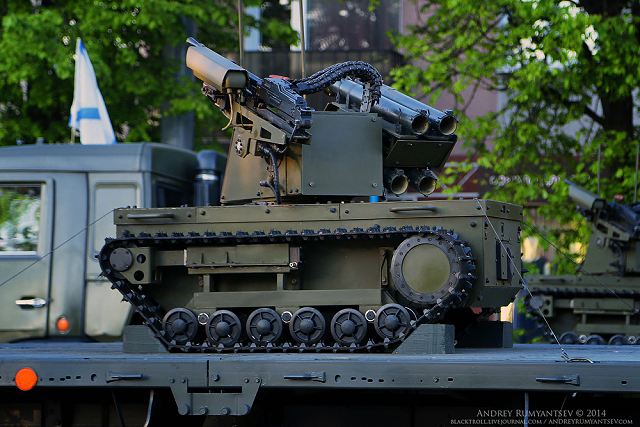 New_Russian_combat_robot_Platform-M_armed_with_assault_rifle_and_grenade_launchers_640_001.jpg