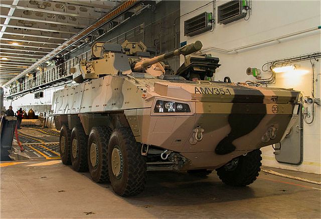 Australian_army_performs_trial_tests_with_BAE_Systems_AMV35_and_Rheinmetall_Boxer_8x8_armored_640_001.jpg