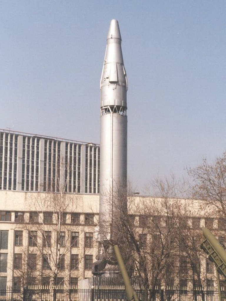 R-9-SS-8-Sasin-ICBM-1S.jpg