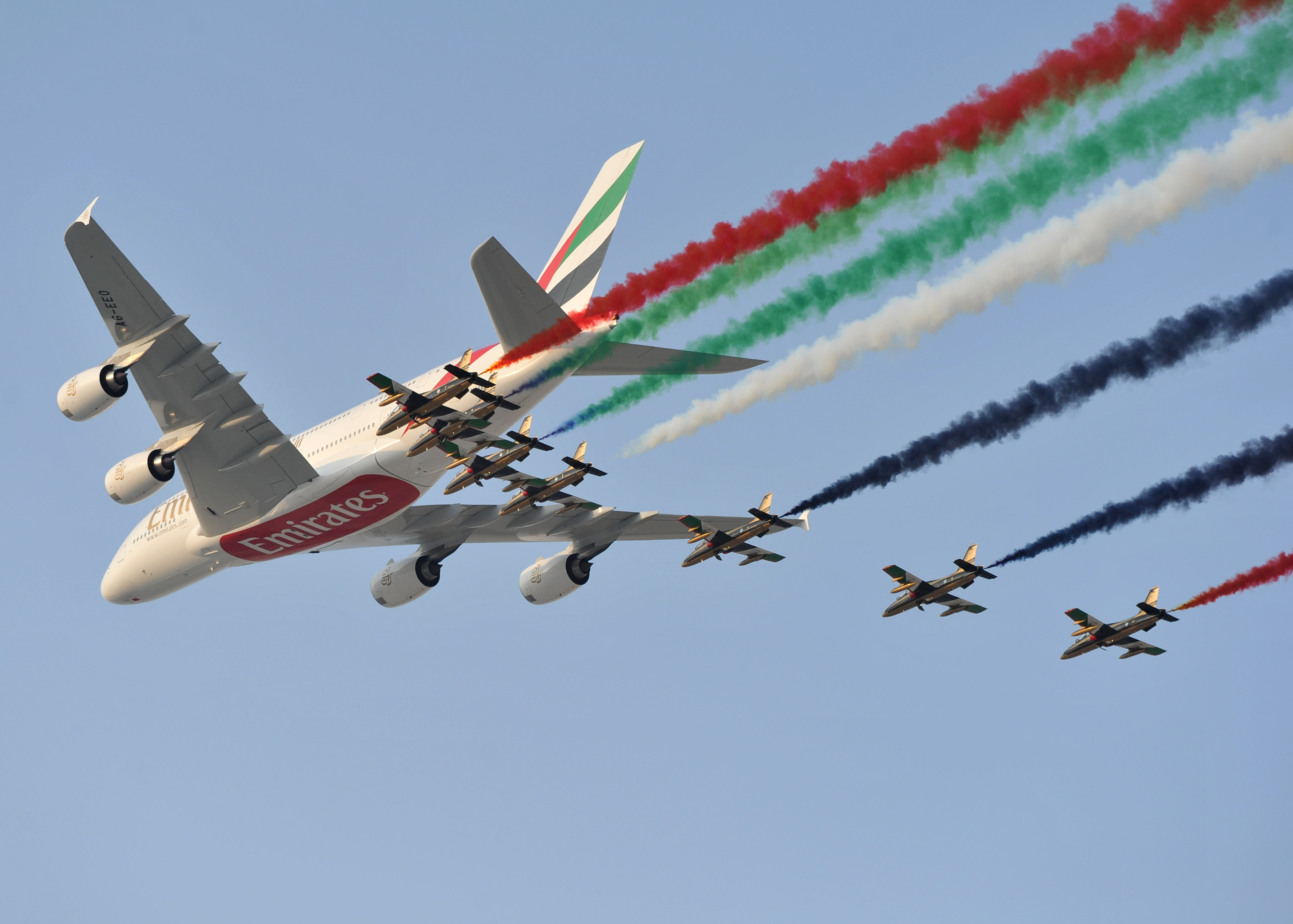 Foto-2-EK-A380-at-Dubai-Air-Show.jpg