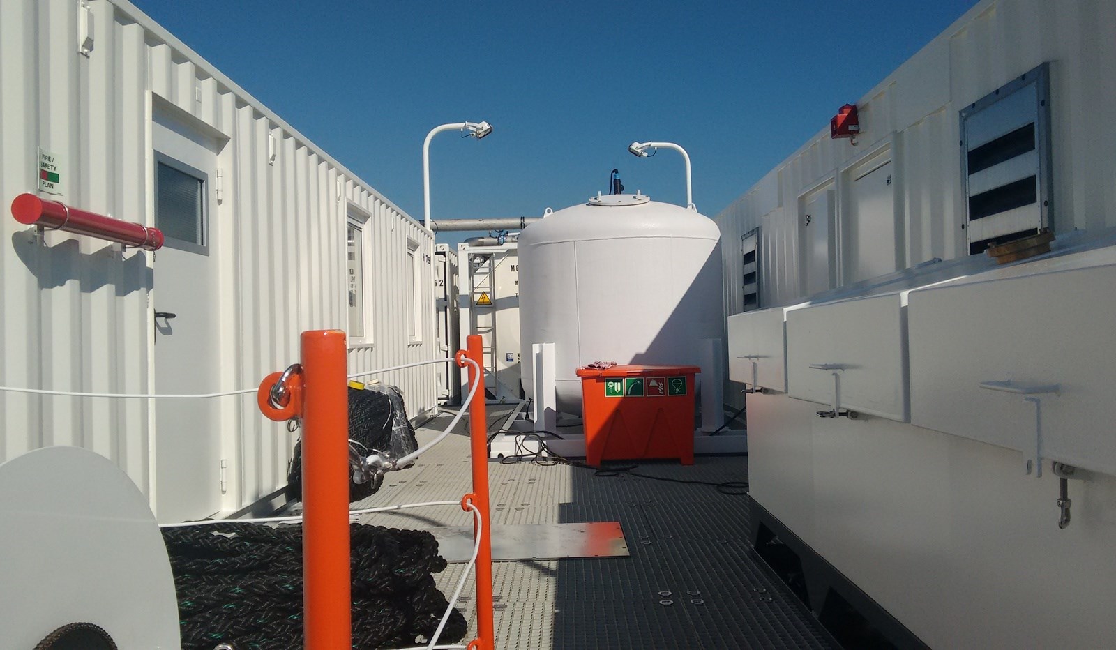 Pontoon_and_equipment.ashx