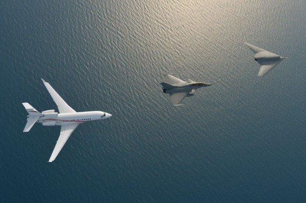 2014_04_Falcon_7X_Rafale_nEUROn_800-600x399.jpg